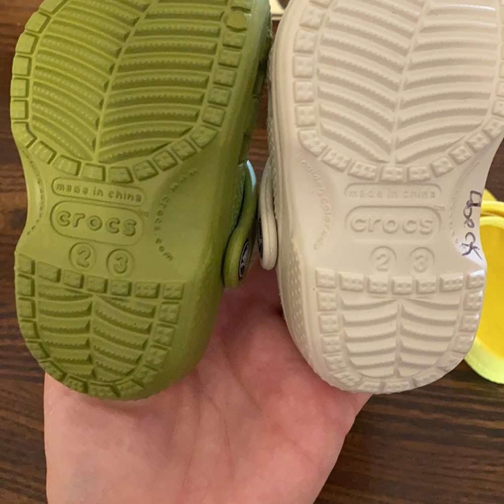 Mini Crocs - Picture 3 of 4